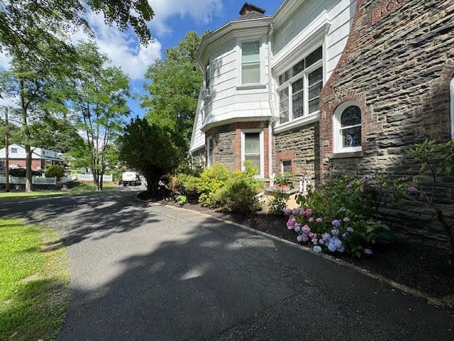 Foto del edificio - 11 Tree Haven Ln
