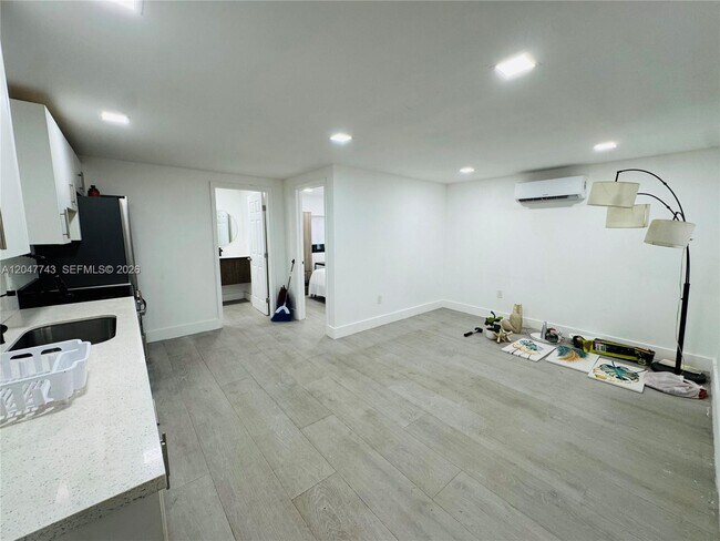 Foto del edificio - 520 NW 45th St