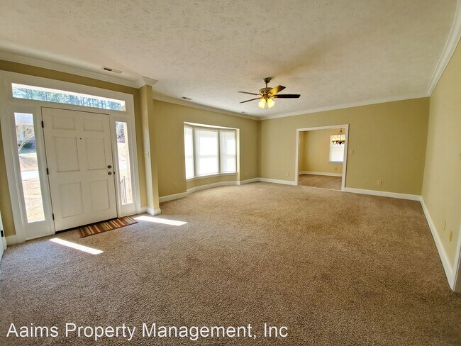 Building Photo - 3 br, 3 bath House - 6212 Burnside Place