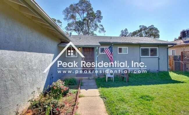 Building Photo - 3 br, 2 bath House - 8744 Elk Way