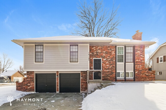 Building Photo - 19145 E 14th St N