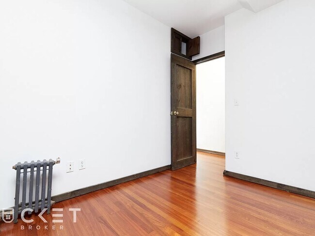 Foto del edificio - Great 2 bedroom Apartment on EAST 12 STREET