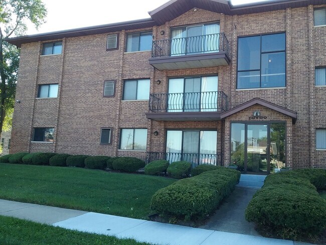 Building Photo - 10900 S Central Ave