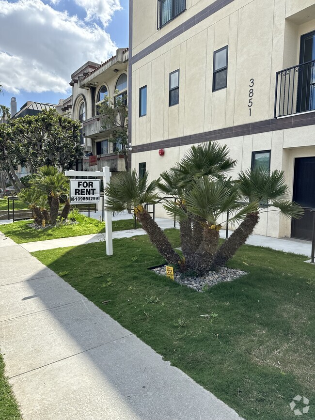 Building Photo - 3853 Inglewood Blvd