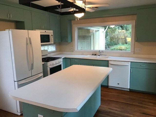 Foto del edificio - 3 Bedroom Home Available Now! Handicap Acc...