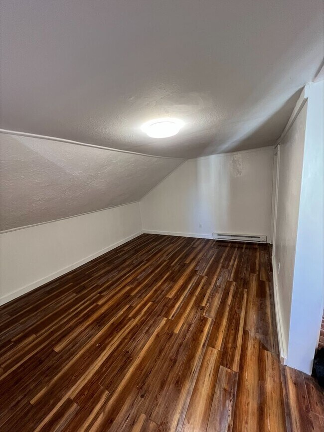 Foto del edificio - 150 Maple St