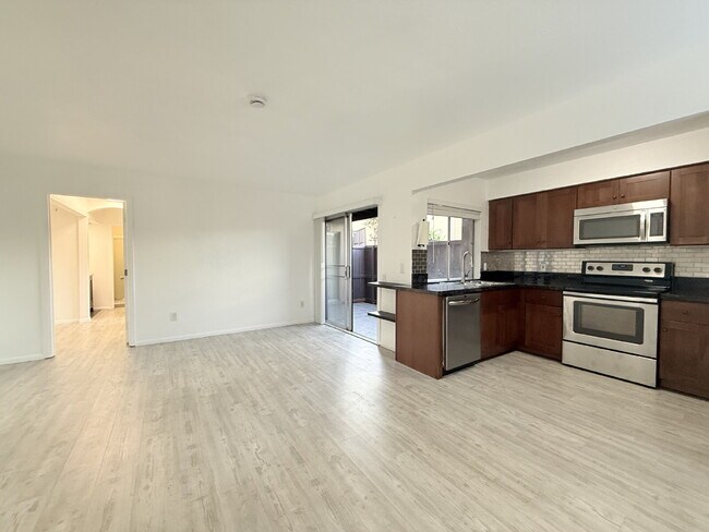 Foto del edificio - Mission Valley Condo w/ FREE Internet & Cable