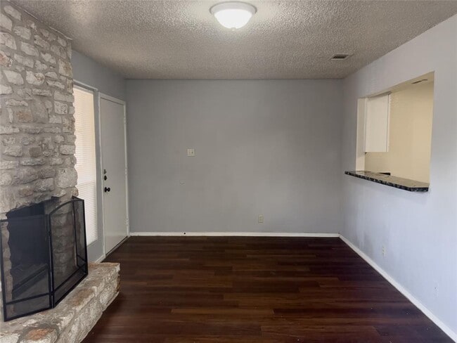 Foto del edificio - 901 Taulbee Ln