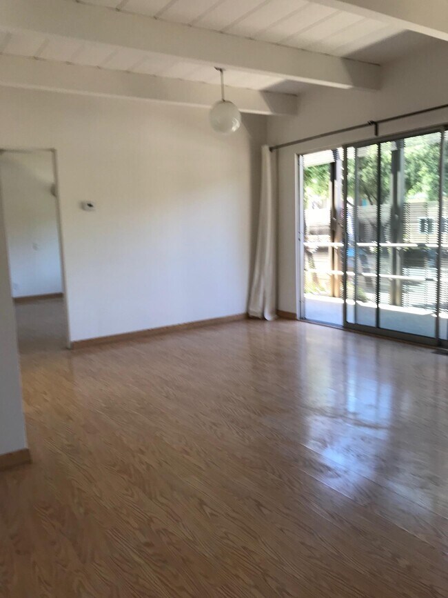 Living Room - 630 Hamilton Ave