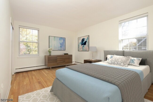 Building Photo - 370 Claremont Ave