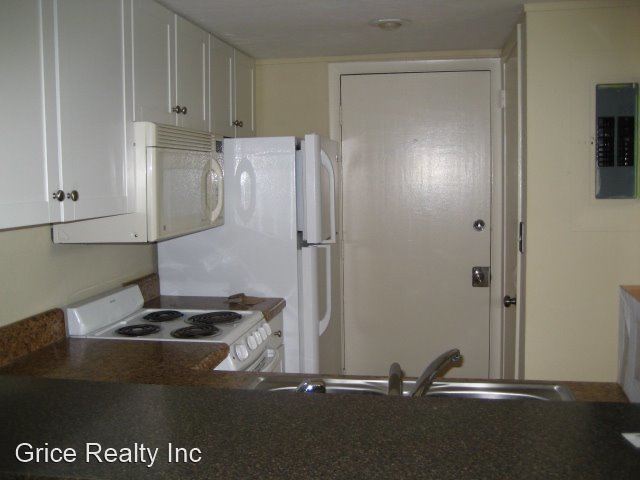 2 br, 1.5 bath House - 3257 Maple Leaf Cir #3 photo'