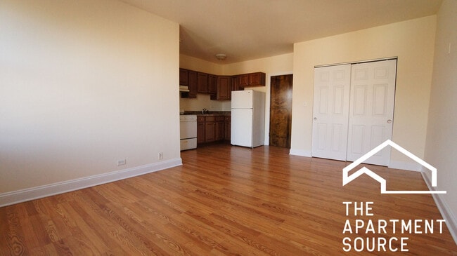 Building Photo - 2606 N Kimball Ave