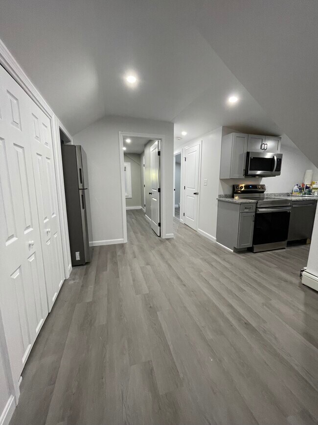 10 Glass St Unit 1, Pembroke, NH 03275 Apartments in Pembroke, NH