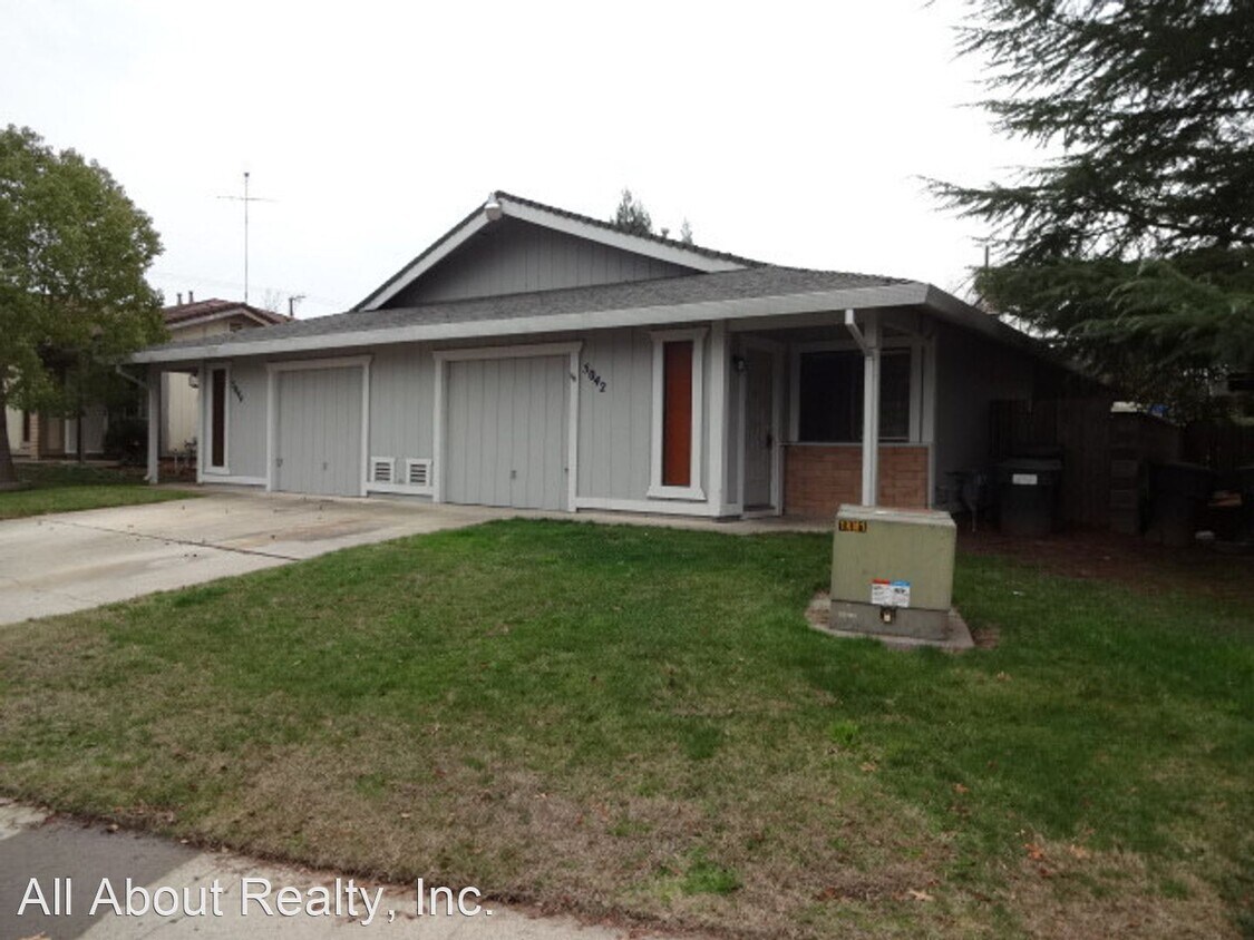 Primary Photo - 2 br, 1 bath House - 5042 SPARROW COURT