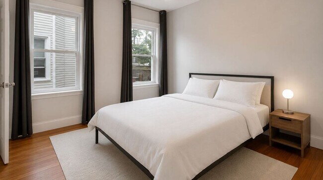 Foto del edificio - NO FEE Charming Lower Allston Duplex with New Hardwood Floors, Spacious Rooms