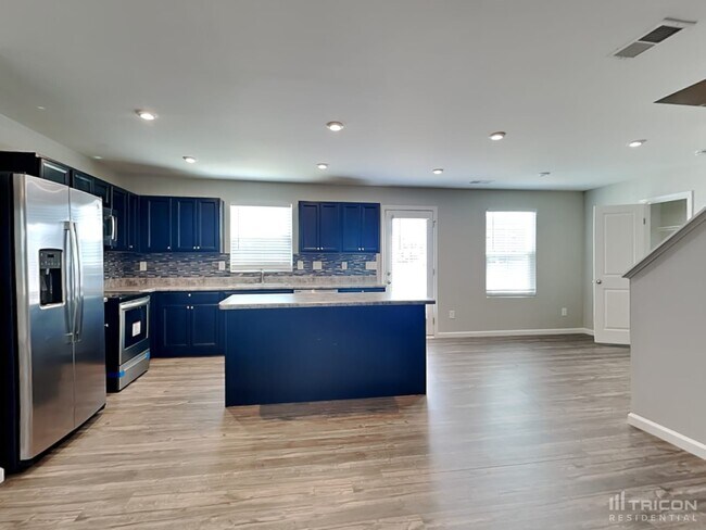 Building Photo - 5115 Merwyn Ave