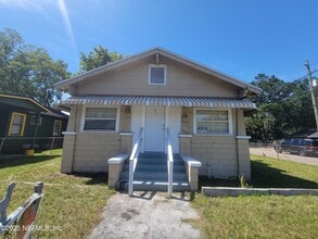 Building Photo - 3842 Boulevard