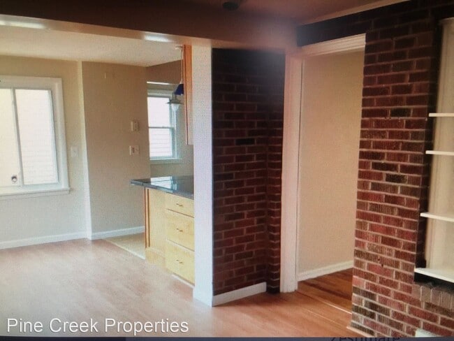 Building Photo - 3 br, 1.5 bath House - 3658 Bainbridge