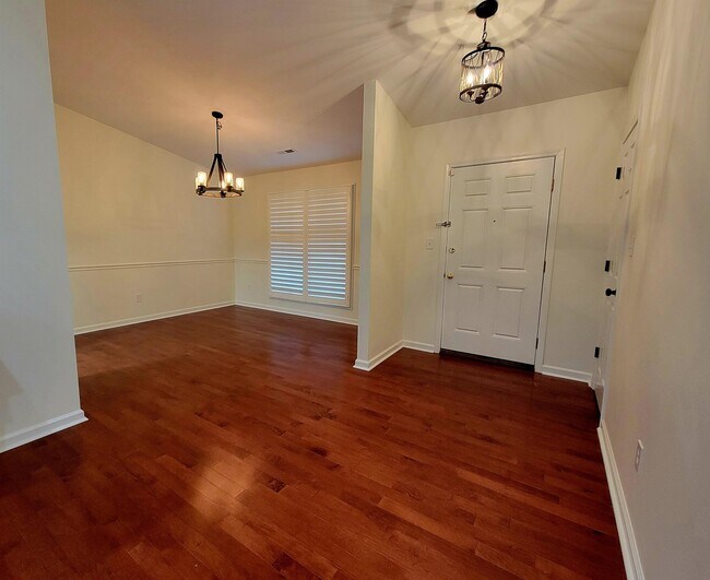 Foto del edificio - 406 Country Club Ln