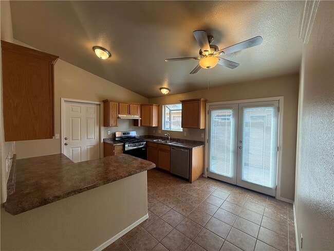 Building Photo - 2485 Armour Ave