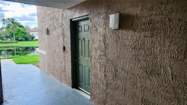 Foto del edificio - 12166 St.Andrews Pl