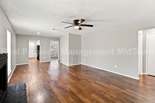 Building Photo - 2427 Indigo Ln