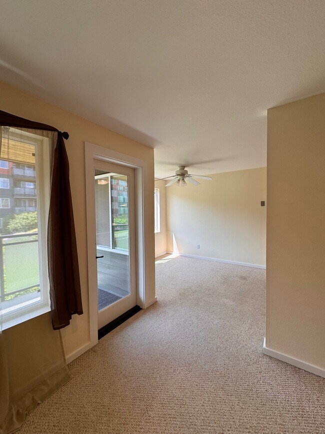 Foto del edificio - 7001 Sand Point Way NE
