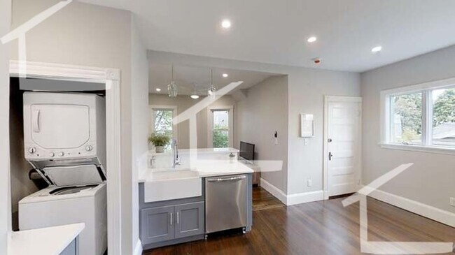 Foto del edificio - New Allston Listing!!