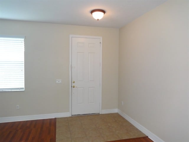 Foto del edificio - 580 First Cape Coral Dr