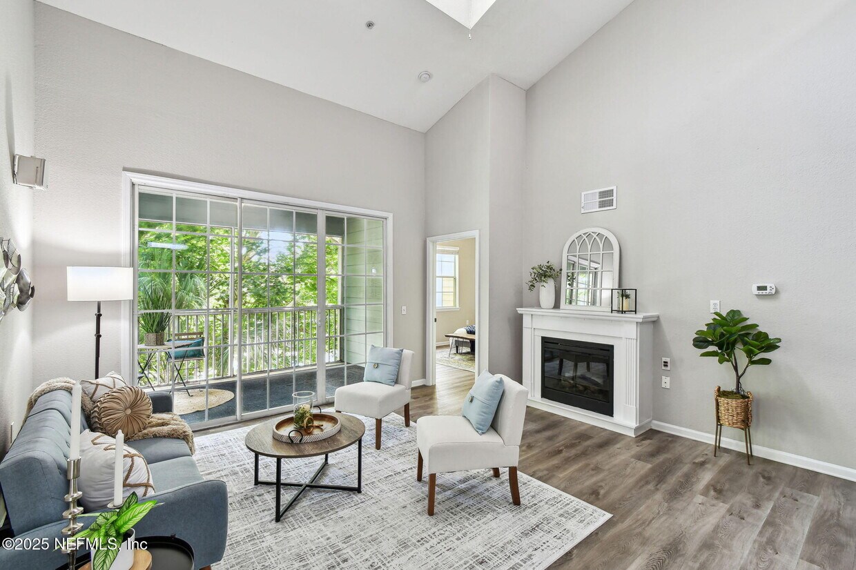 Foto principal - 8550 Touchton Rd