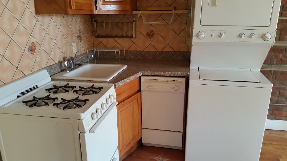 Building Photo - PRIME!! Charming 3Bedrooms - 2Bathrooms