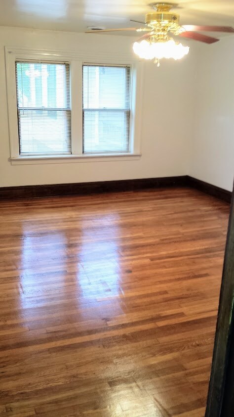 Foto del edificio - 1973 W 44th St