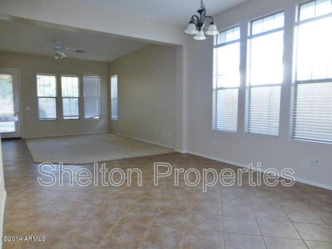 Building Photo - 20653 W Grandview Dr