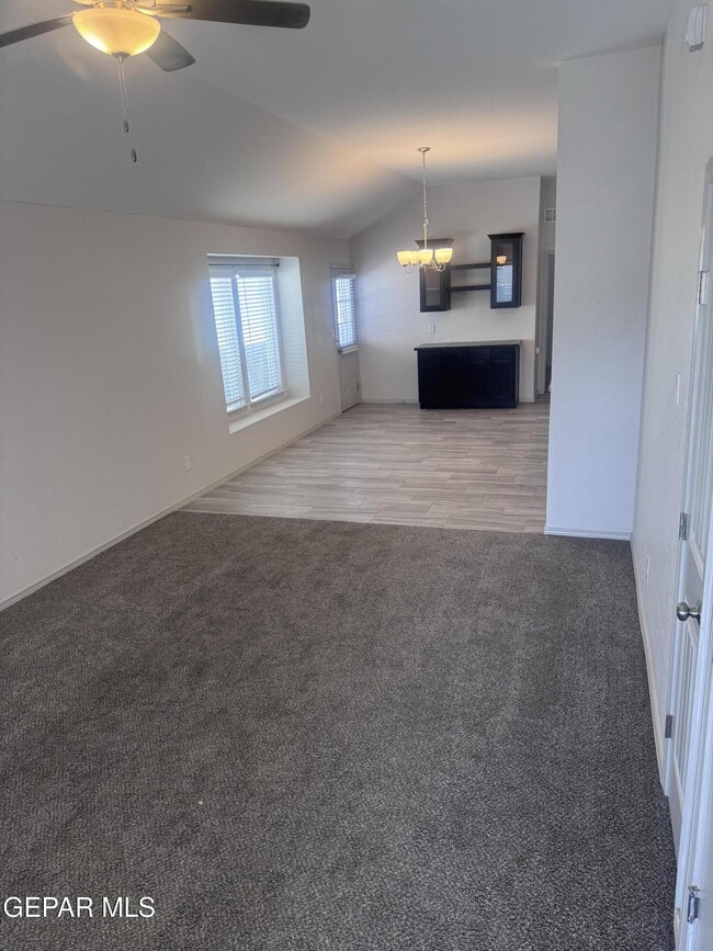 Foto del edificio - 5012 Marcella Santillana