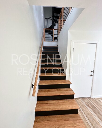 Foto del edificio - Stylish 3-story townhome in The Gardens Co...