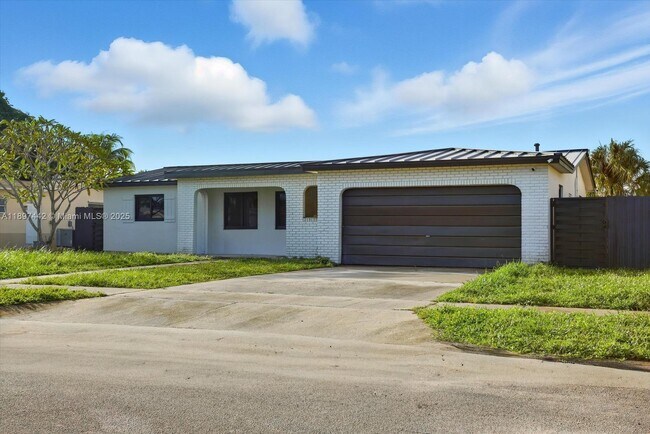 Foto del edificio - 6948 NW 8th Ct