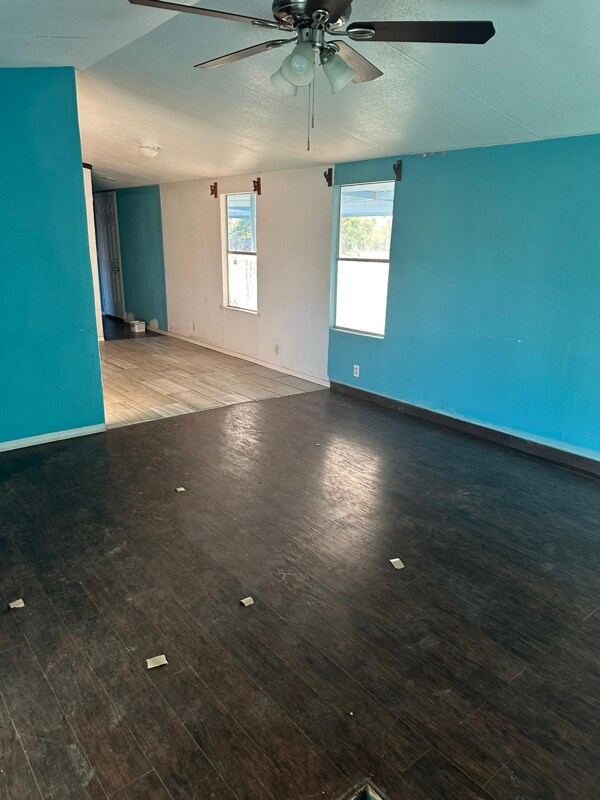 Foto principal - 14063 Bradley Rd