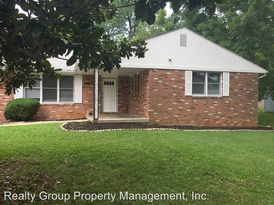 Primary Photo - 17812 Washington Grove Ln