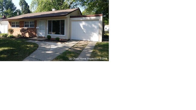 Building Photo - 22041 Sloman St