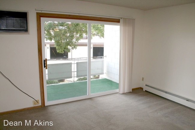 Building Photo - 4456 Parklawn Ct