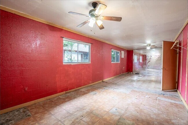 Foto del edificio - 605 E 8th St