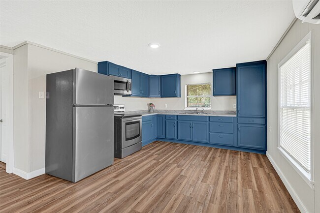 Building Photo - 4568 Dunnam Rd
