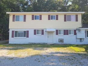 Building Photo - 568 Julian Rd