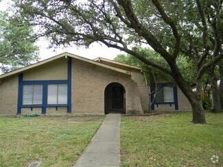 Building Photo - 1402 Forestglen Dr