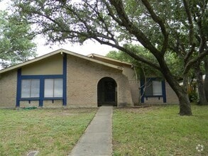 Building Photo - 1402 Forestglen Dr