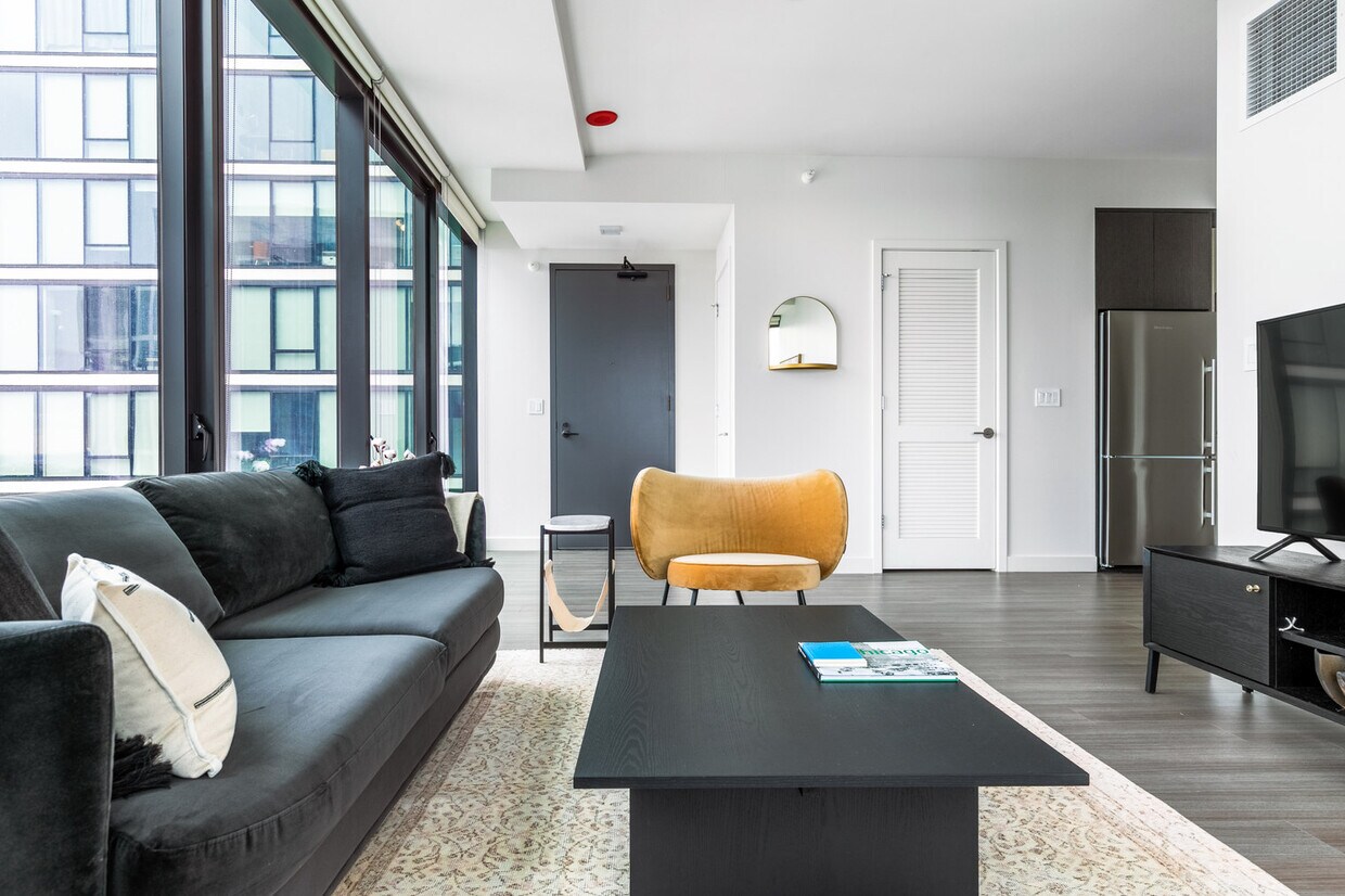 Foto principal - 1210 S Indiana Ave