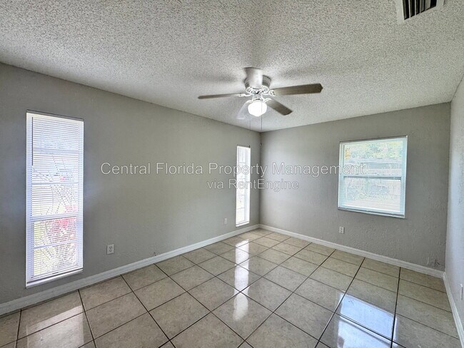 Foto del edificio - 659 Elderwood Ct