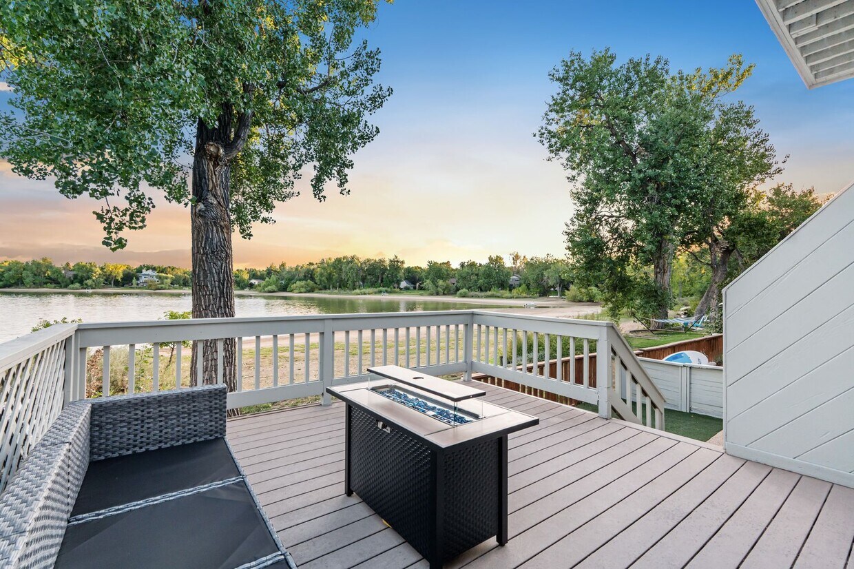 Primary Photo - Lakeside living in 3-bedroom, multi-story ...
