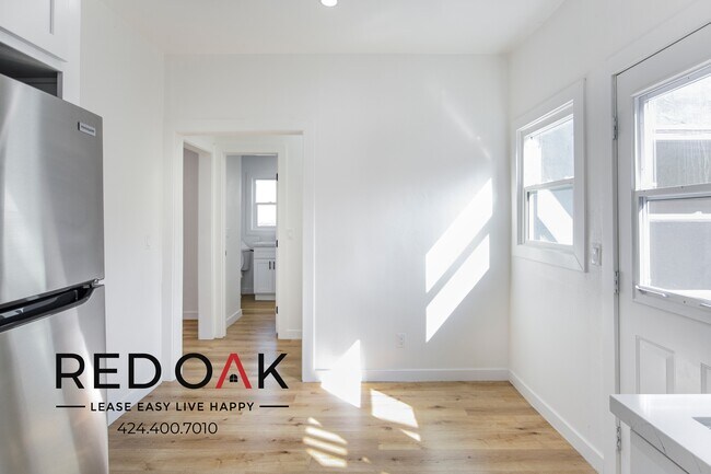 Foto del edificio - Gorgeous Completely Remodeled Bright and S...