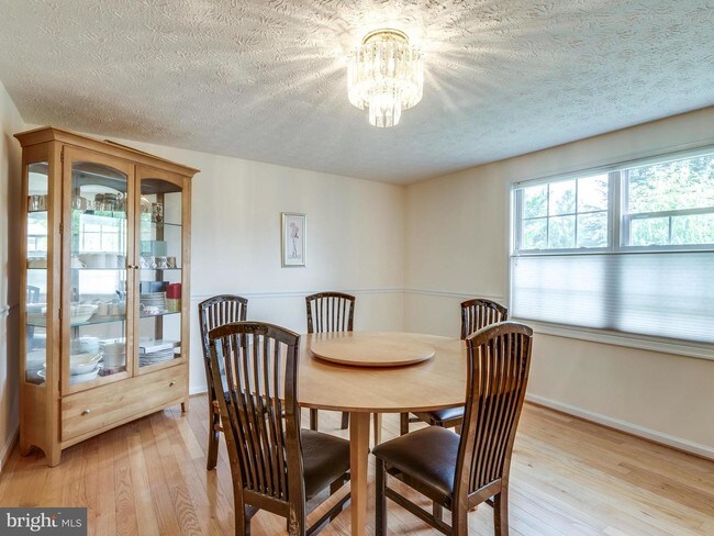 Building Photo - 9711 Locust Hill Dr